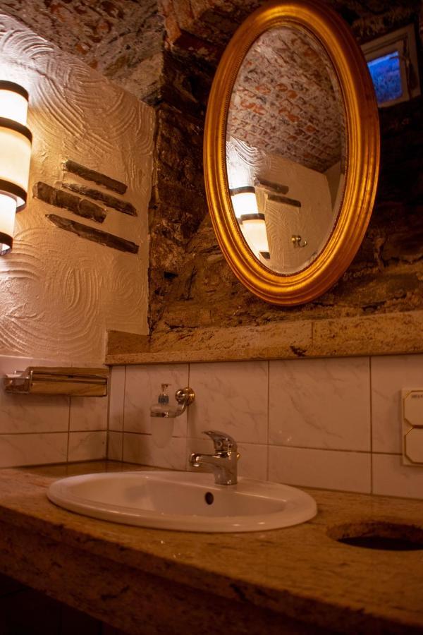 Hotel Am Bahnhof Вайльбург Экстерьер фото